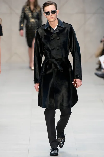 Look 32
